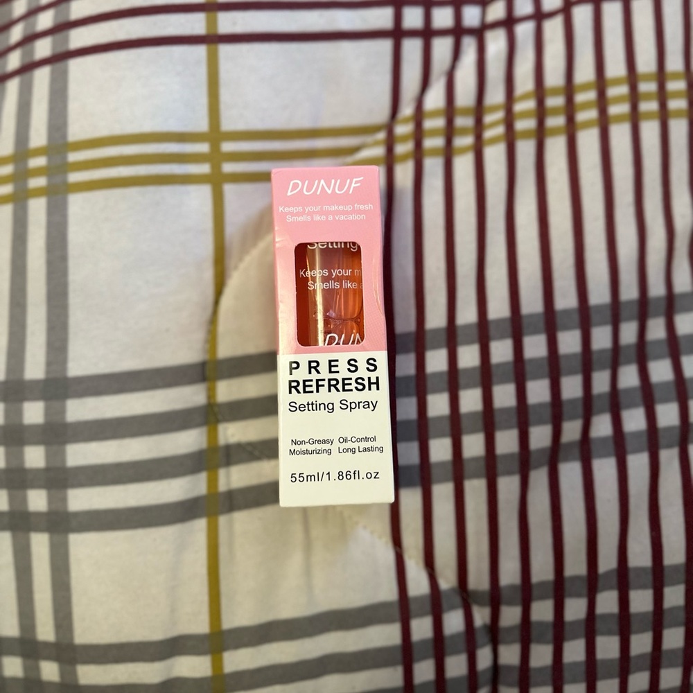 Makeup setting spray